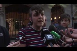 Els joves abandonen l'Ajuntament de Girona després de l'ocupació