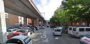 Girona comença a pintar les noves zones verdes i blaves d'aparcament