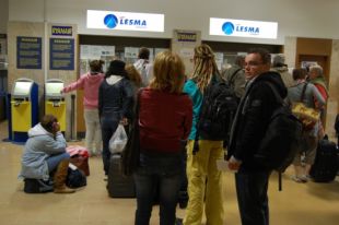 El nombre de treballadors de l'Aeroport de Girona cau en picat des del 2011