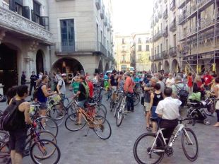 Els ciclistes de Girona es rebel·len contra les multes