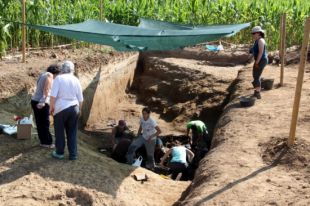 Busquen a la Vall d'en Bas les restes d'un poblat d'entre el 1600 i el 1200 aC
