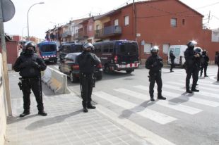 Arresten un home al barri gitano de Figueres i aquest escapa amb l'ajuda dels familiars