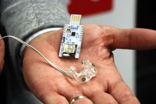 Dos gironins inventen un aparell que permet controlar i predir els atacs d'epilèpsia