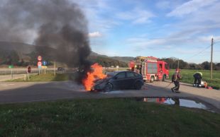 Un cotxe amb radar dels Mossos s'incendia mentre posava multes a Sant Feliu de Guíxols