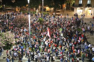 1.500 persones es concentren a Plaça Catalunya per celebrar l'ascens a Primera del Girona