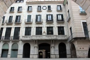 L'oposició s'absté i permet al govern de Girona gastar tots els 1,6 MEUR de romanent