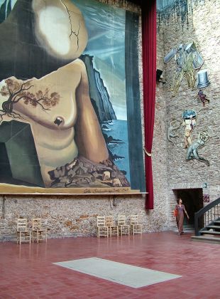 Figueres es prepara davant la possible exhumació de Dalí demà al vespre