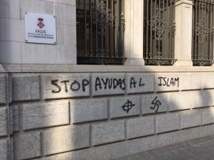 Apareixen pintades contra la comunitat musulmana de Figueres