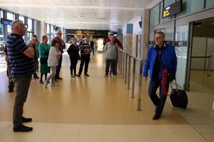 Els treballadors de seguretat de l'Aeroport de Girona desconvoquen la vaga prevista