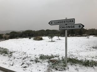 La neu es deixa veure puntualment en cotes baixes a Girona