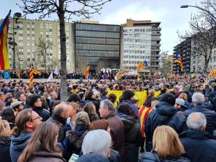 10.000 persones es concentren a Girona i criden a ''guanyar la República al carrer''