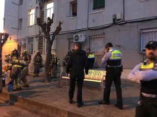 Tres ferits i diversos desallotjats en un incendi al barri de Sant Joan a Figueres