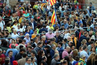 Un miler de persones s'apleguen en un acte unitari a Torroella per rebutjar la sentència