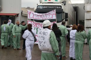 Empleats de Càrnies Vilaró entren a la força a la planta de Sils per protestar pels acomiadaments