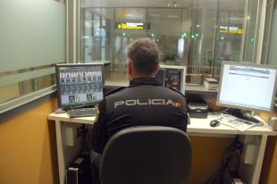 Mor per coronavirus un Policia Nacional destinat a l'Aeroport de Girona