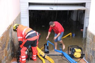 Els Bombers fan una vintena de sortides a la província de Girona per inundacions i esllavissades
