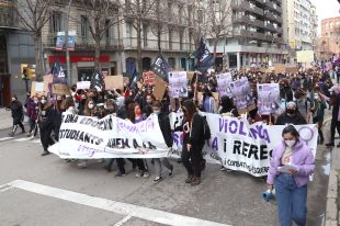 Mig miler d'estudiants es manifesten a Girona pel 8-M