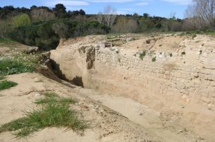 Troben restes del fossat de l'antic castell de Palol de Sabaldòria a Vilafant