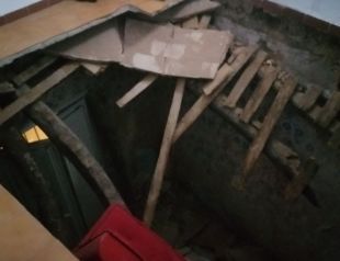 Ferida una dona en esfondrar-se el terra mentre dormia i caure al pis de sota a Lloret de Mar 