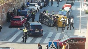 Un conductor drogat es dona a la fuga i pateix un dramàtic accident a Figueres