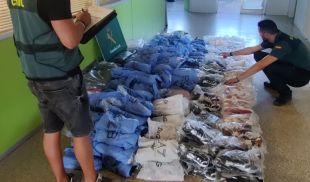 Comissades 2.169 peces de roba falsa a la Jonquera amb un valor de mercat de 668.000 euros