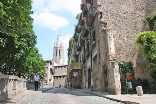Patrimoni aprova fer més visible la muralla de Girona i construir-hi ascensors 