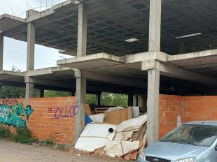 Figueres insta a tapiar un edifici de la Marca de l'Ham i amenaça multar la propietat amb 3.000 euros