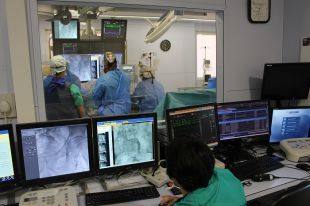 El Trueta implanta 147 vàlvules aòrtiques transcatèter per tractar sense cirurgia pacients amb estenosi aòrtica