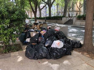 Les forces polítiques de Figueres rebutgen la vaga d'escombraries iniciada per Fires