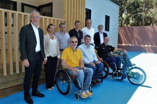 El càmping Illa Mateua instal·la dos bungalous més per a persones amb mobilitat reduïda