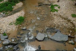 L'ACA i Santa Coloma signen un acord de custòdia que beneficiarà a cinc cursos fluvials