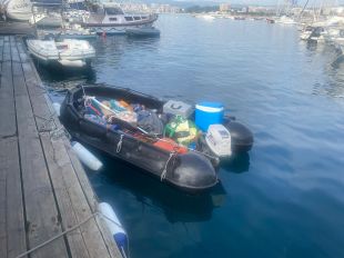 Detingut per robar una barca i saquejar tres embarcacions a Palamós