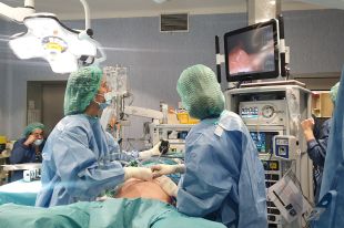 El Trueta valora una nova tècnica amb cirurgia menys invasiva per a casos de càncer de pròstata