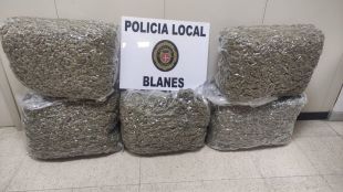 Dos detinguts a Blanes amb 37 quilos de marihuana en un vehicle donat de baixa