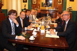 Puigdemont considera la cimera d'alcaldes un 'clam' per aconseguir el corredor 