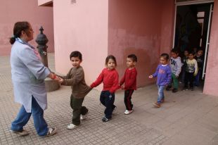 Un programa redueix un 20% l'absentisme escolar d'infants gitanos a Figueres