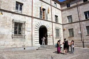 Girona enderrocarà els murs del pati oest de la Casa Pastors la setmana vinent