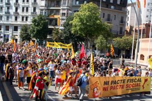 Més de 5.000 persones a la manifestació independentista de Girona 