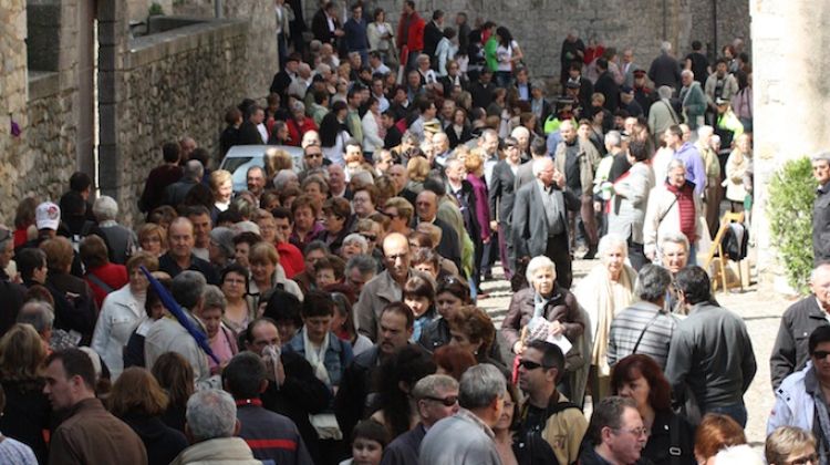 Centenars de persones feien llargues cues per accedir als llocs més emblemàtics © M. Estarriola