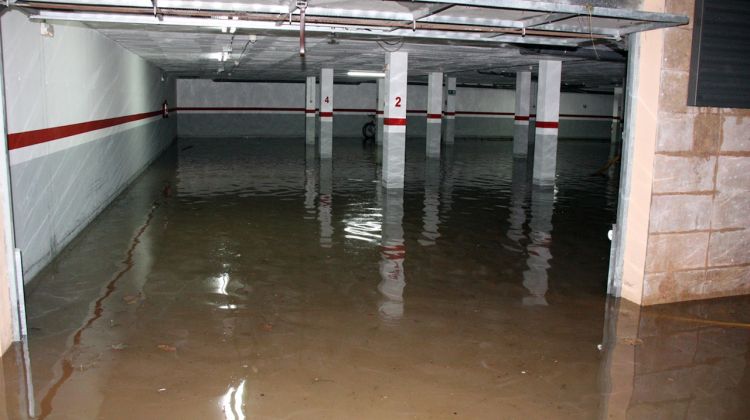 Molts garatges a Sils van quedar inundats © ACN