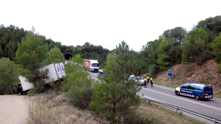 Pla general de l'accident amb una víctima mortal a la N-II a Girona. ACN