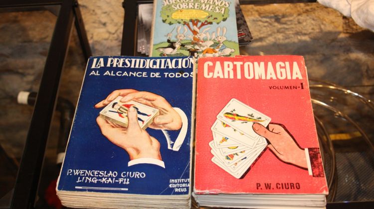 Tres exemplars de Wenceslao Ciuró que es troben exposats © M. Estarriola