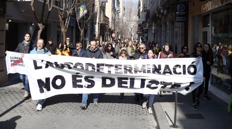 La capçalera de la manifestació de Figueres. ACN