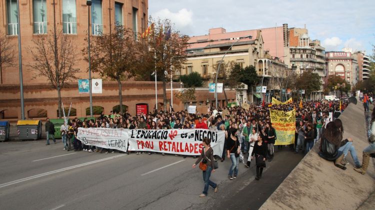 La manifestació ha passat per Jaume I on ha calgut desviar el trànsit © ACN