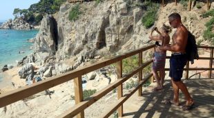 Un dels trams del camí de ronda que surt de Cala Cristus que s'ha arranjat amb l'acord dels privats