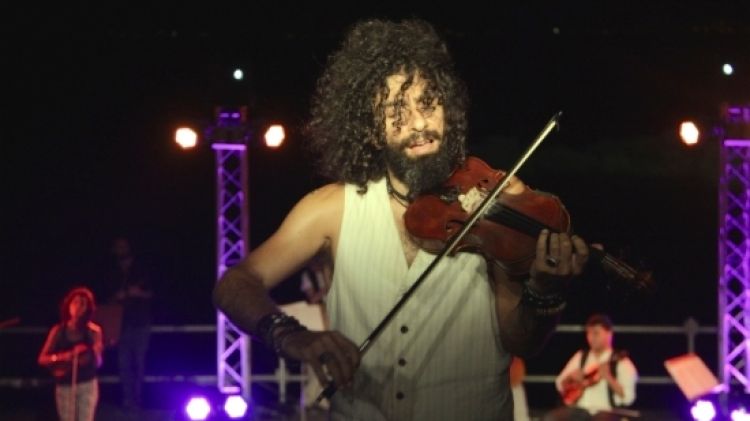 Malikian la darrera vegada que va actuar a terres gironines al festival Portalblau de l'Escala