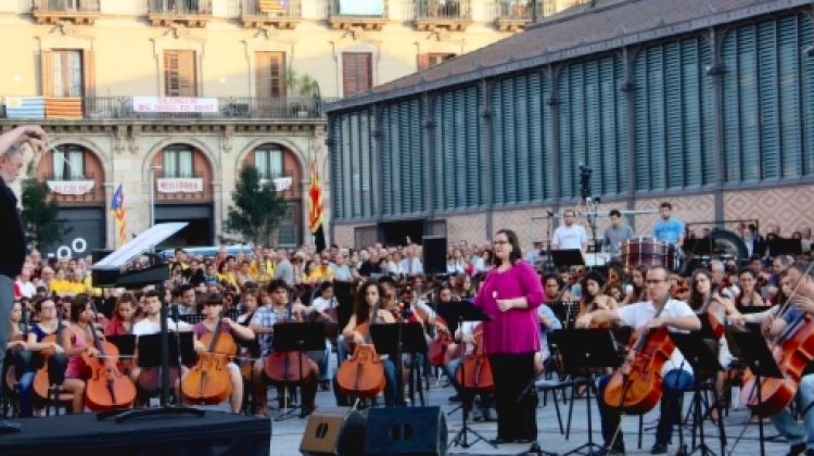 300 violoncel·listes commemoren la caiguda de Rafael Casanova davant del Centre Cultural El Born © ACN