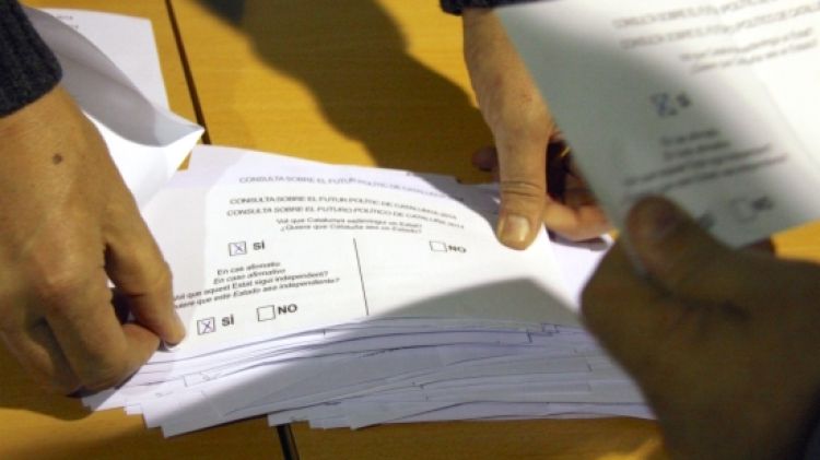 Recompte de vots a un dels instituts de Girona © ACN