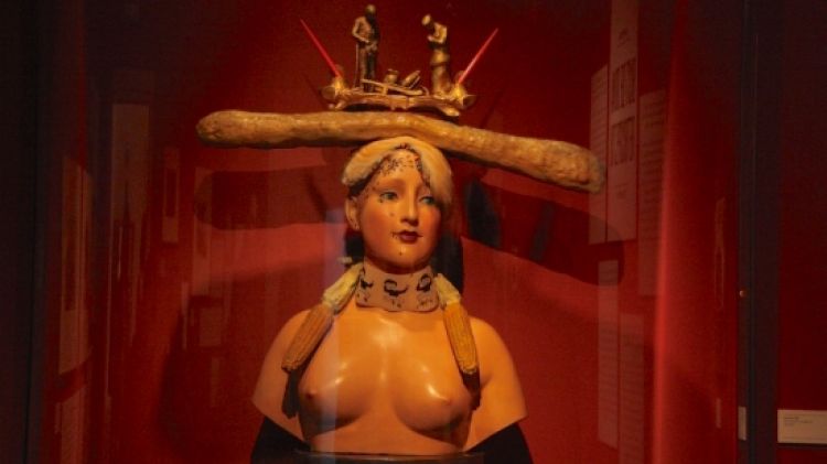L'escultura de bronze 'Bust de dona retrospectiva', que es podrà veure al Castell de Púbol fins al gener © ACN