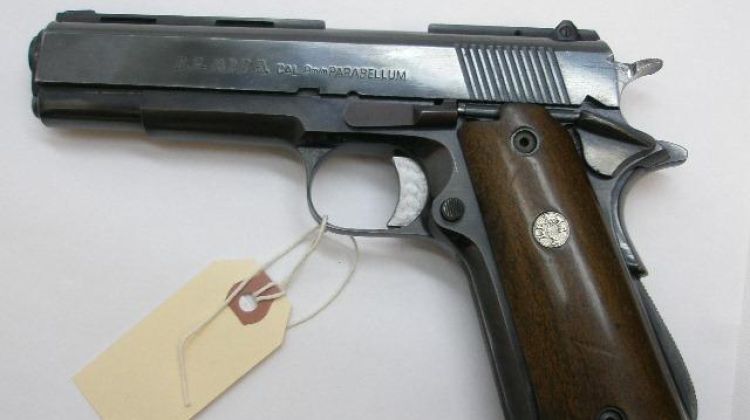Exemple de pistola Parabeullum de 9 mm